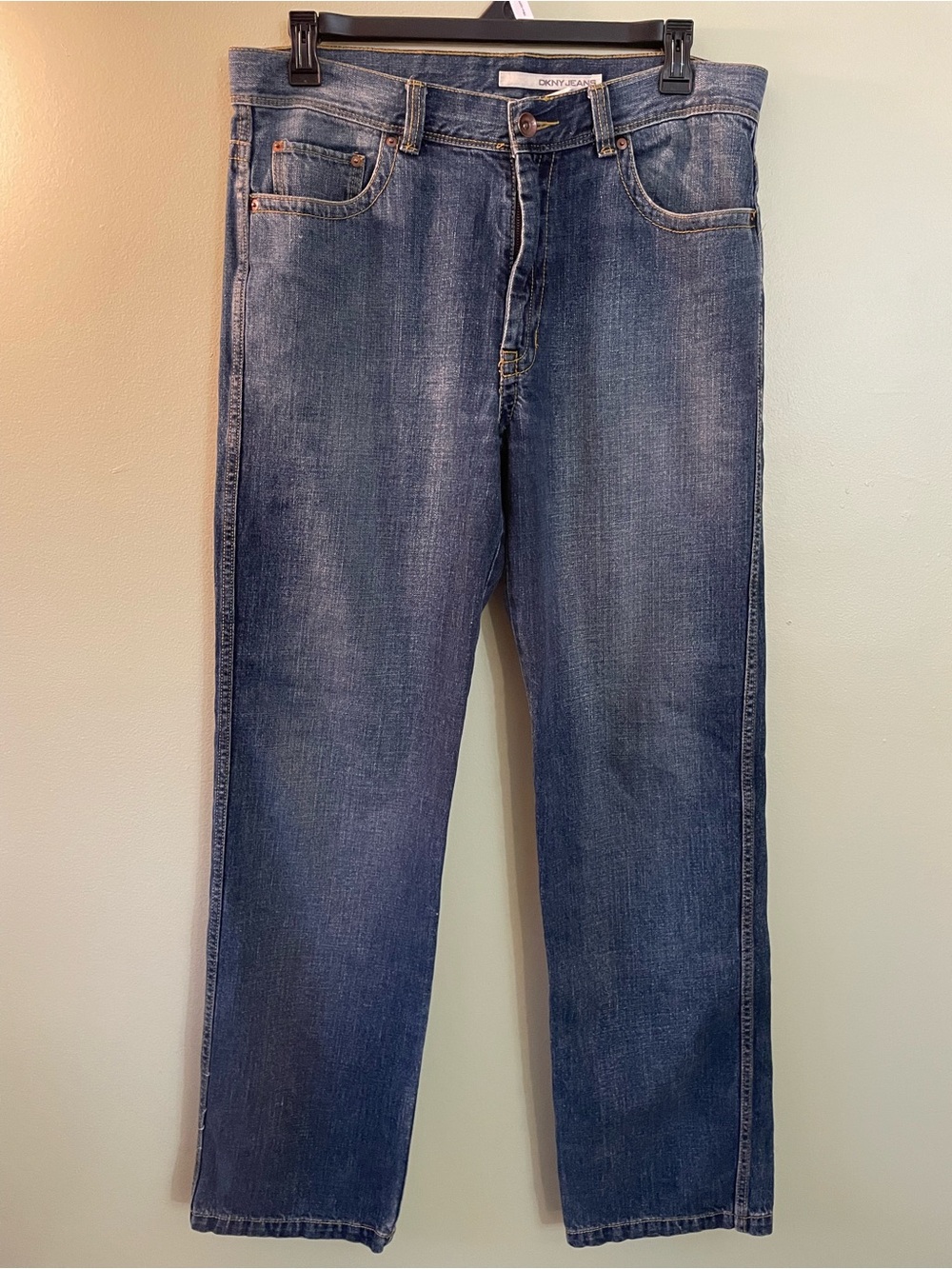 DKNY Men's Straight Leg Jeans in Medium Blue Denim